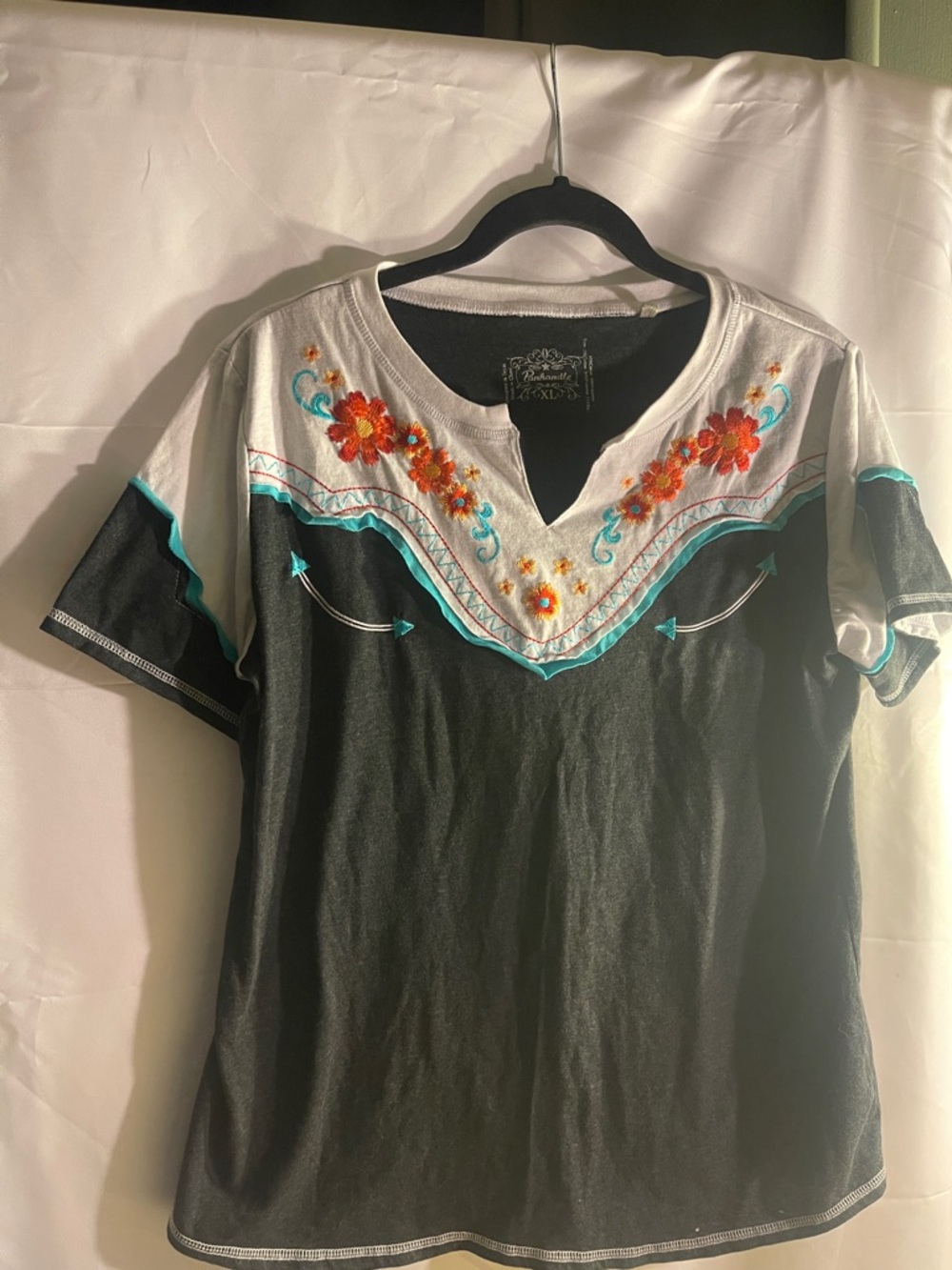 Black & White Embroidered Floral Short Sleeve Tee with Turquoise Trim